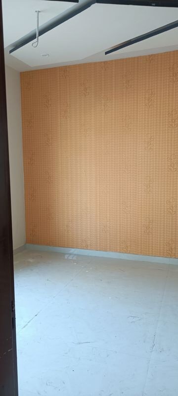Room in 2 BHK Builder Floor at Dhakoli – for Rent