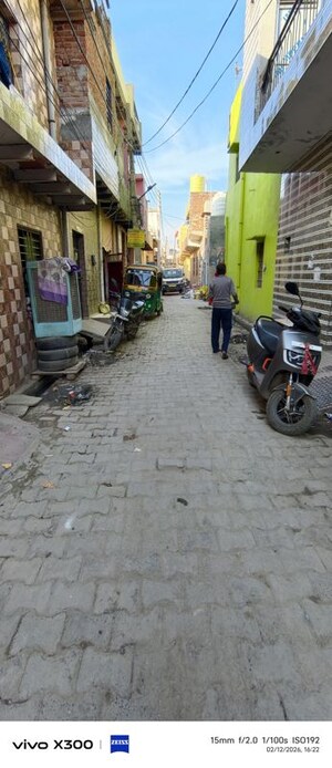 Parking in 3 BHK Independent House at Sector 50 – for Sale