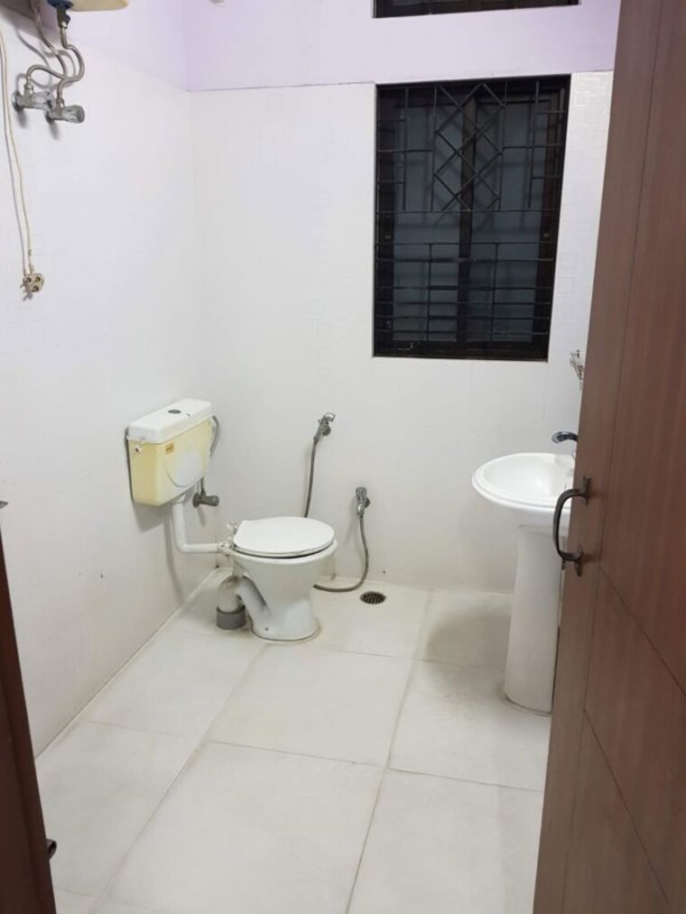 Bathroom, bhetapara 3 Bedroom 1250 Sq.Ft. Apartment In Bhetapara Guwahati 10010734