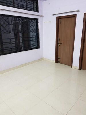 Room in 3 BHK Apartment at Bhetapara – for Rent