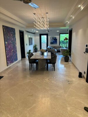 Parking in 3 BHK Builder Floor at Safdarjung Enclave – for Sale