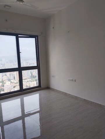 Room in 2 BHK Apartment at Sheth Auris Bliss, Malad West – for Sale