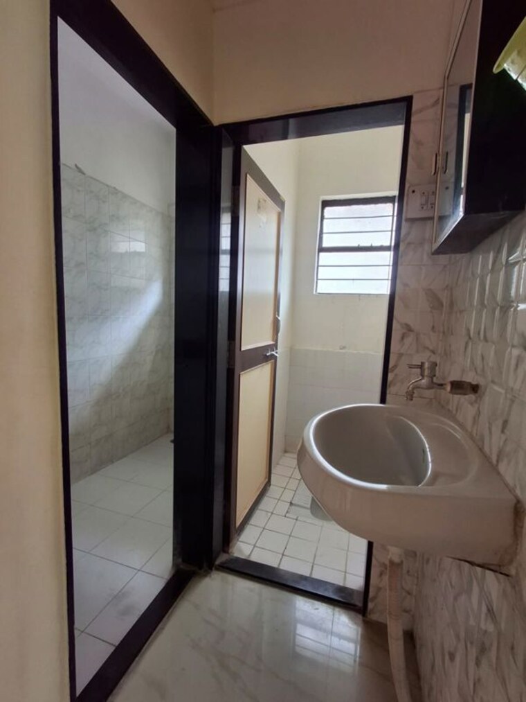 Bathroom, dhareshwar-park 1 Bedroom 550 Sq.Ft. Apartment In Sinhagad Road Pune 10010831