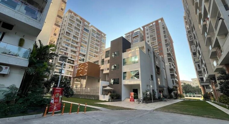 Exterior View, ambience-courtyard 2.5 Bedroom 1250 Sq.Ft. Apartment In Manikonda Hyderabad 10010865