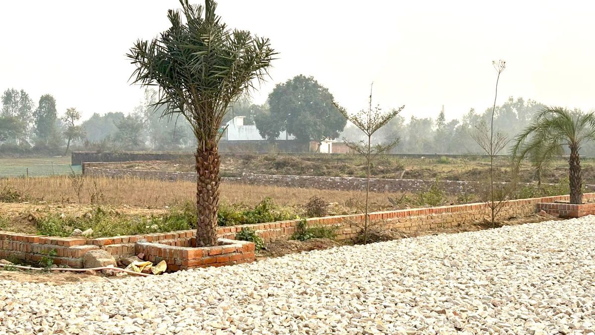 Plot For Sale in Sultanpur Road