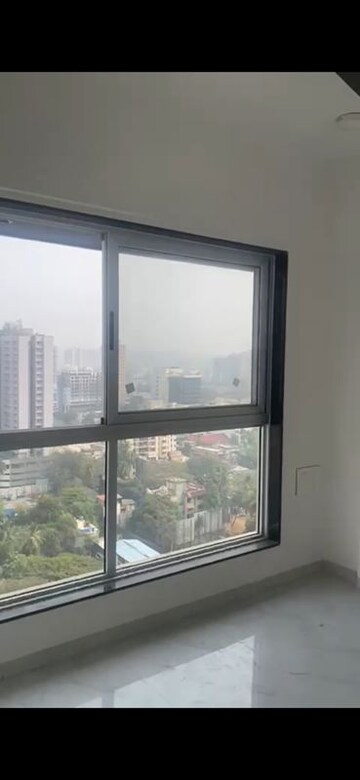 Room in 2 BHK Apartment at Goregaon West – for Rent