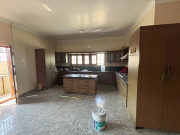 Parking in 4 BHK Apartment at Rajmahal Apartments Sadashiva Nagar, Sadashiva Nagar – for Rent