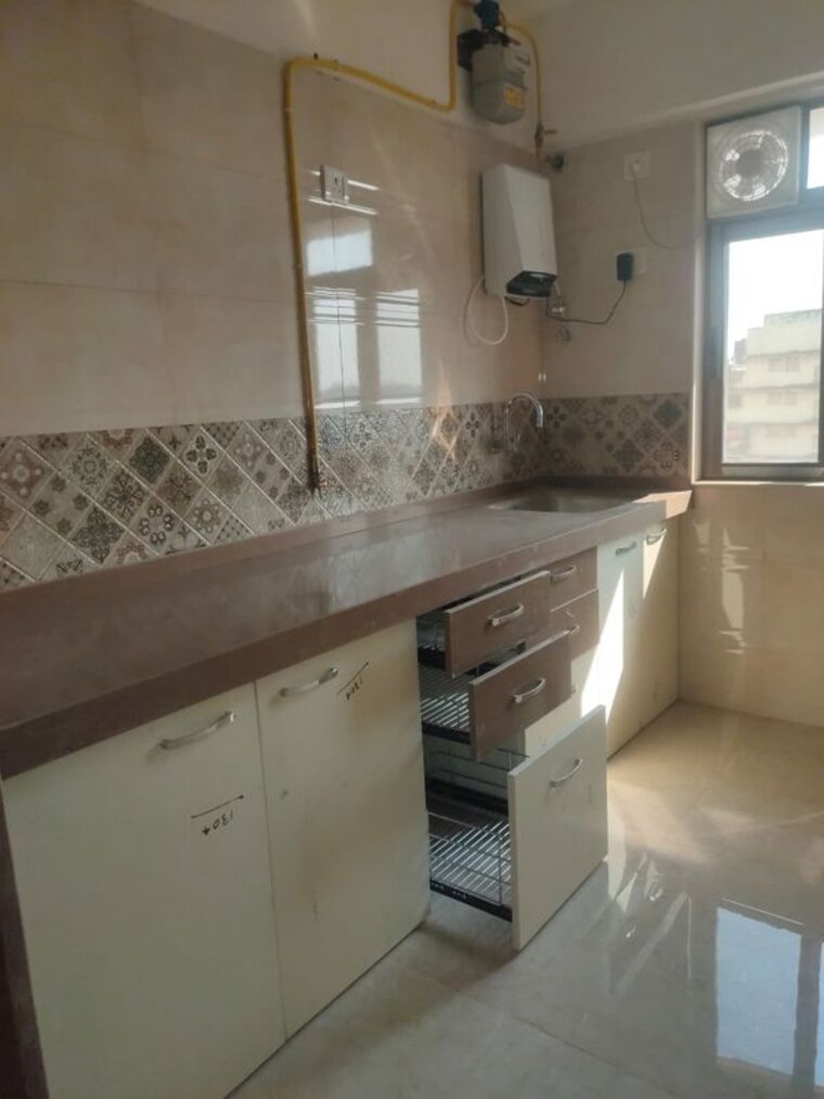 Kitchen, vardhman-grandeur 2 Bedroom 717 Sq.Ft. Apartment In Andheri West Mumbai 10010922