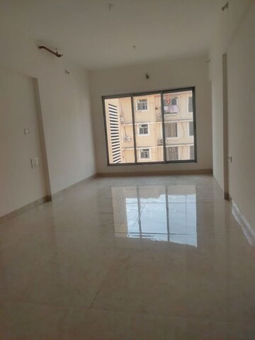 Room in 2 BHK Apartment at Vardhman Grandeur, Andheri West – for Rent