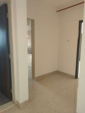 Room in 2 BHK Apartment at Vardhman Grandeur, Andheri West – for Rent