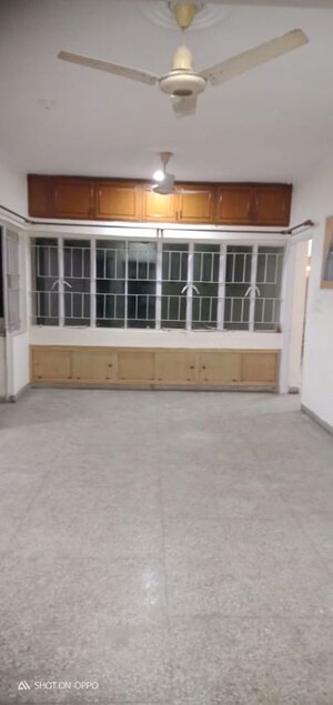 Room in 3 BHK Builder Floor at Vasant Kunj – for Rent
