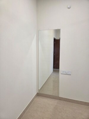 Room in 3 BHK Apartment at Aurobindo The Regent, Kondapur – for Rent