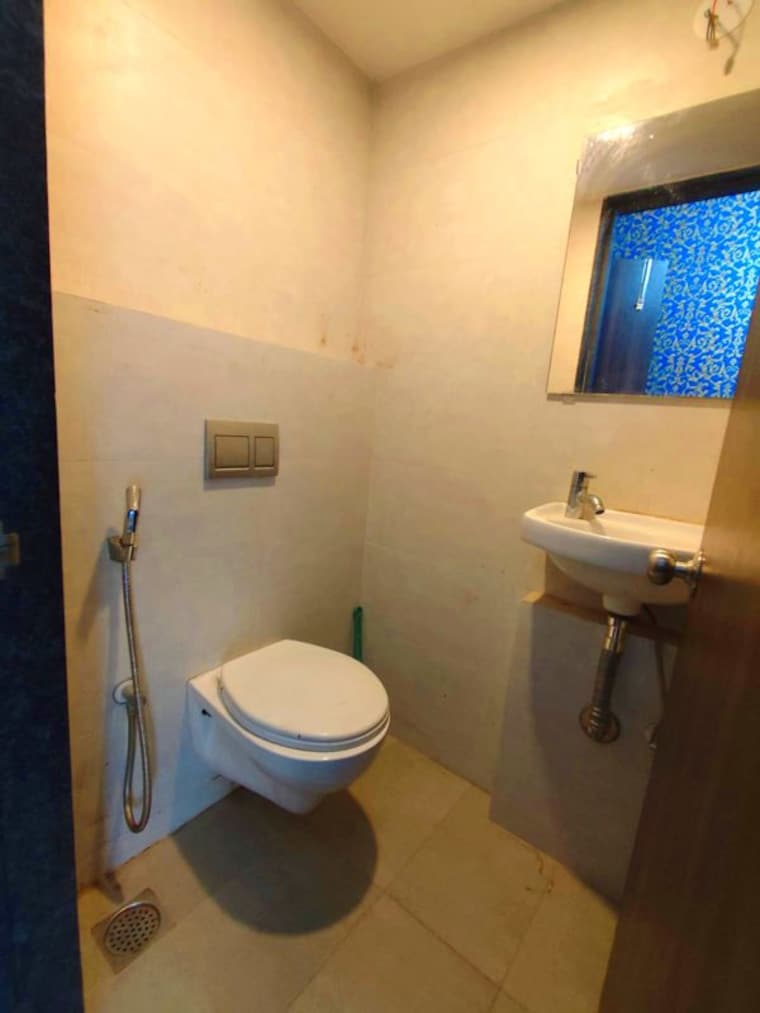 Bathroom, hiranandani-athena 3 Bedroom 1680 Sq.Ft. Apartment In Ghodbunder Road Thane 10010954