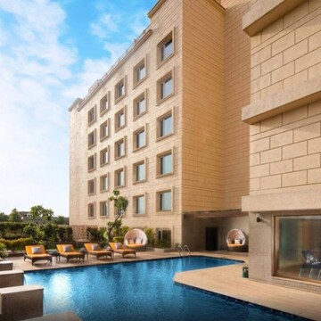  Land – Exterior View View at Agra Fort - for Sale