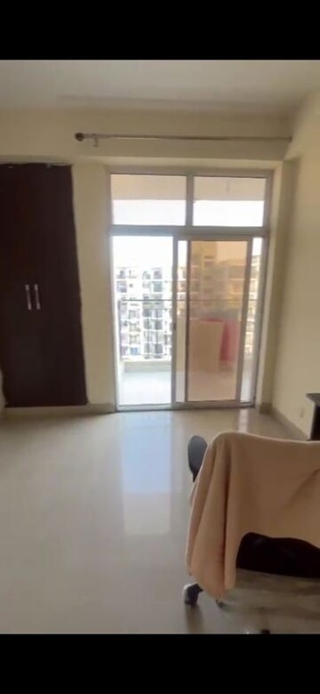 Room in 3 BHK Apartment at Nirala Aspire, Sector 16 Greater Noida – for Rent