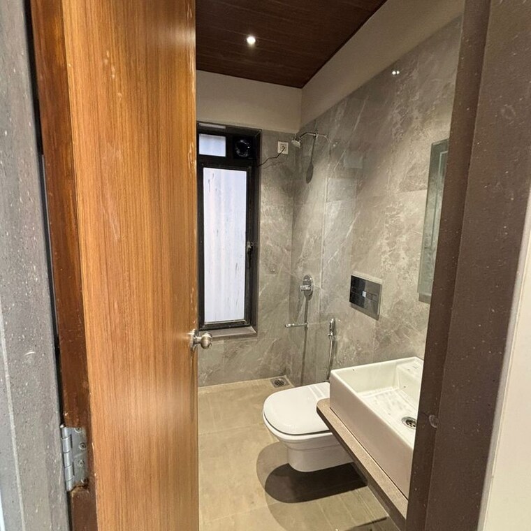 Bathroom, suryoday-chs-goregoan 1 Bedroom 625 Sq.Ft. Apartment In Pandurang Wadi Mumbai 10010975