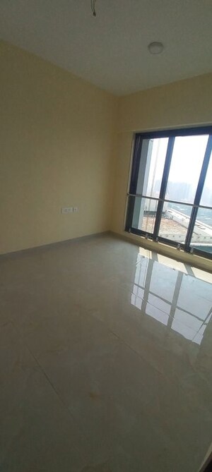 Room in 1 BHK Apartment at IM Applaud 38, Goregaon East – for Rent