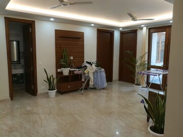 Gym in 4 BHK Builder Floor at Kailash Colony – for Rent