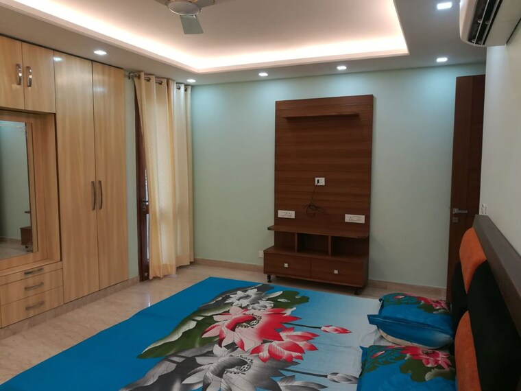 Bedroom, kailash colony 4 Bedroom 500 Sq.Yd. Builder Floor In Kailash Colony Delhi 10010978