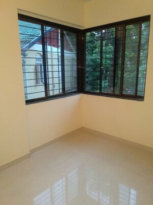 Room in 2 BHK Apartment at Amar Mahal, Chembur – for Sale