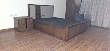 Room in 3 BHK Apartment at Rishita Manhattan, Gomti Nagar – for Sale