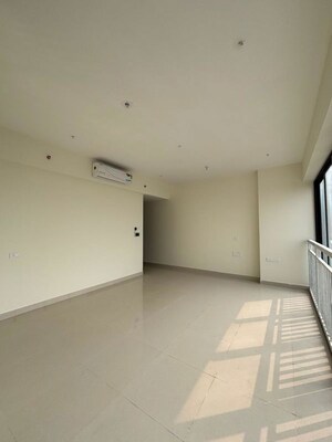 Room in 2 BHK Apartment at Dynamix Divum, Malad East – for Rent