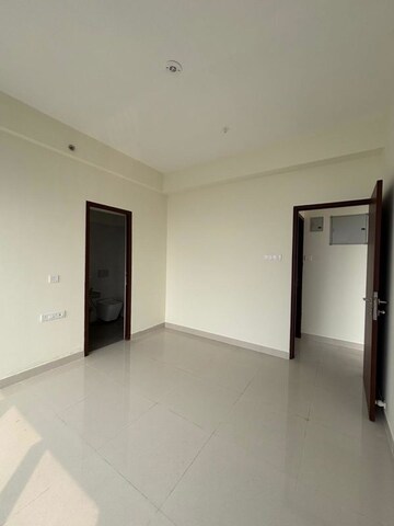 Room in 2 BHK Apartment at Dynamix Divum, Malad East – for Rent