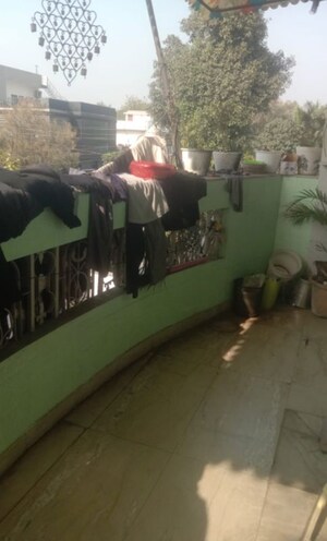 Parking in 3 BHK Builder Floor at Kavi Nagar – for Sale