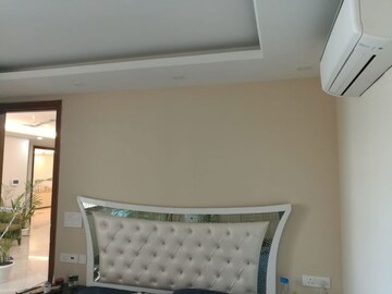 Furnished Amenities in 2 BHK Builder Floor at Hauz Khas – for Rent