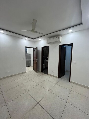 Room in 3 BHK Apartment at Greater Kailash I – for Rent