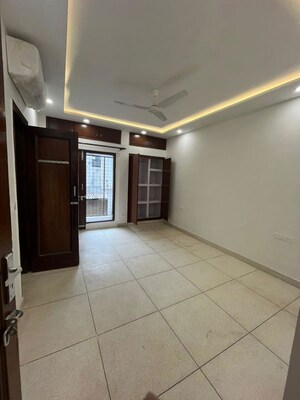 Room in 3 BHK Apartment at Greater Kailash I – for Rent