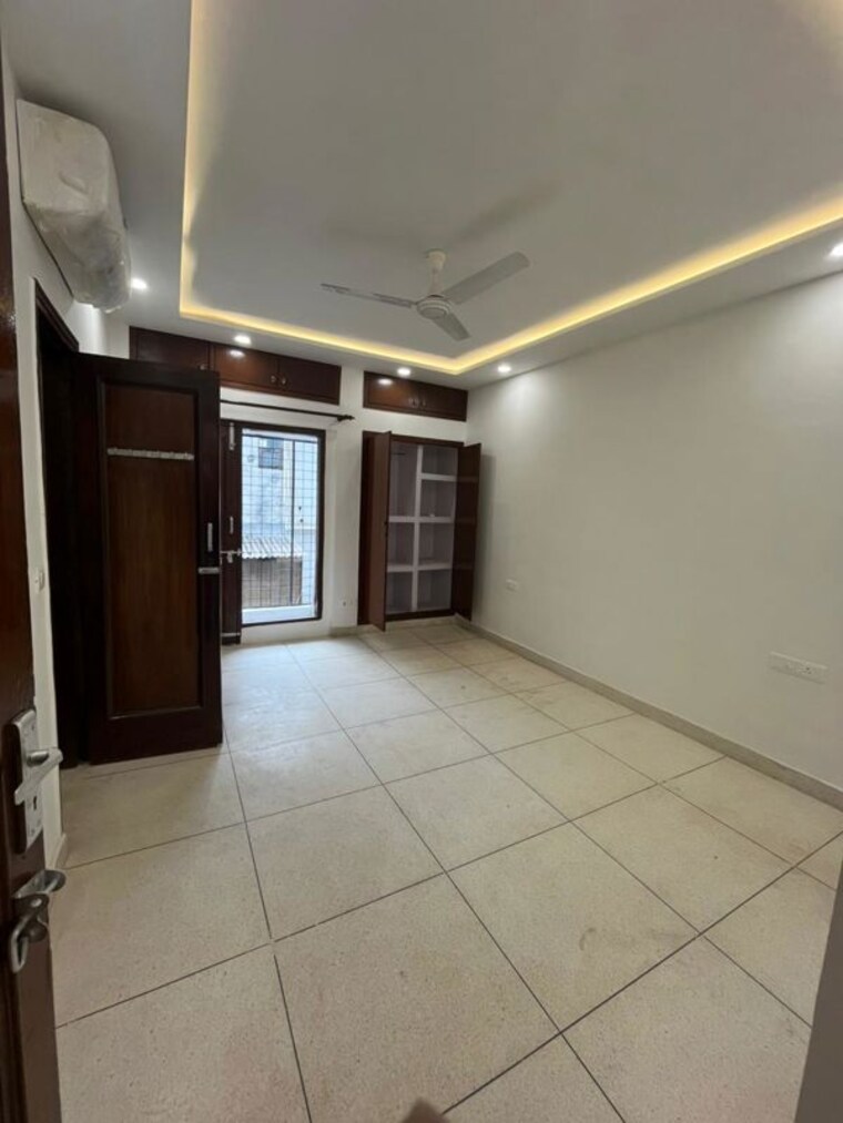 Room, greater kailash i 3 Bedroom 2250 Sq.Ft. Apartment In Greater Kailash I Delhi 10011000