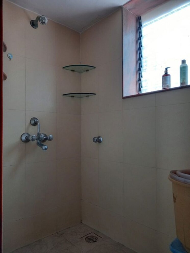 Bathroom, bandra west 1 Bedroom 500 Sq.Ft. Apartment In Bandra West Mumbai 10011033