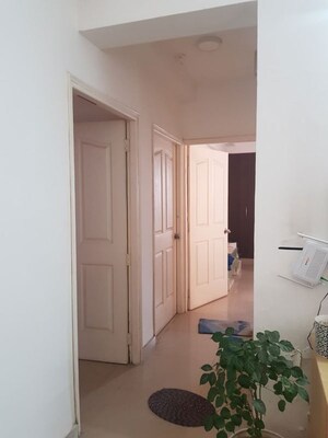 Room in 3.5 BHK Apartment at RG Luxury Homes, Sector 16b Greater Noida – for Rent