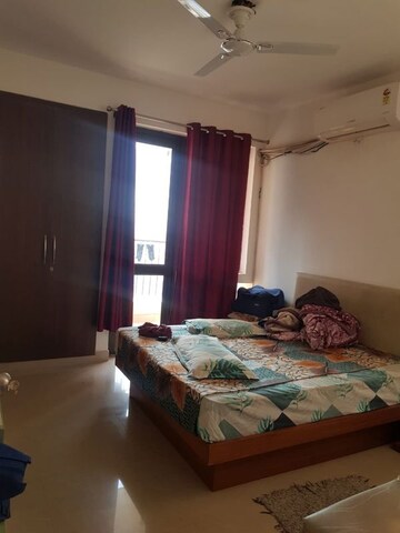 Bedroom in 3.5 BHK Apartment at RG Luxury Homes, Sector 16b Greater Noida – for Rent