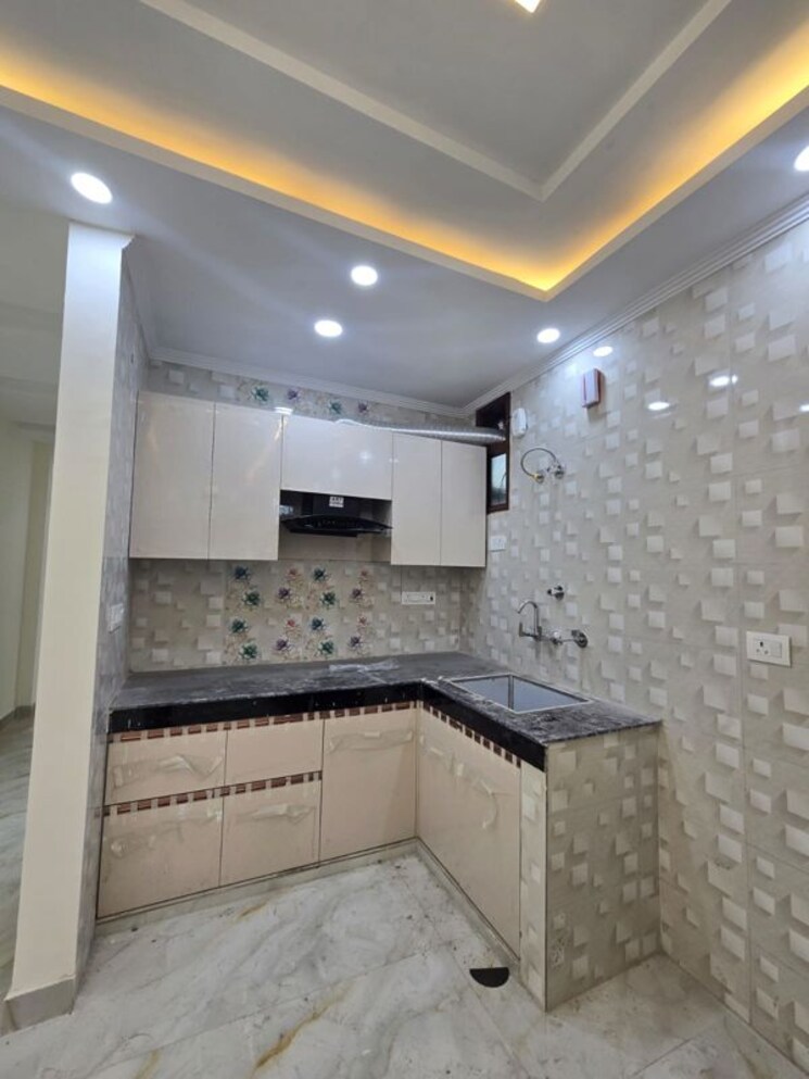 Kitchen, govindpuri 3 Bedroom 810 Sq.Ft. Builder Floor In Govindpuri Delhi 10011061