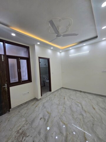 Master Bedroom in 3 BHK Builder Floor at Govindpuri – for Sale