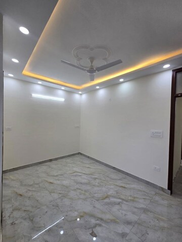 Room in 3 BHK Builder Floor at Govindpuri – for Sale