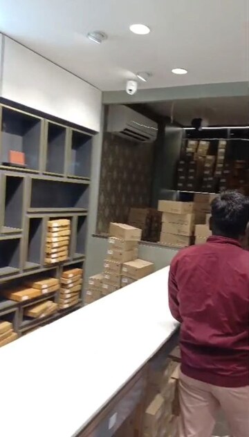  Showroom For Rent in Golpark