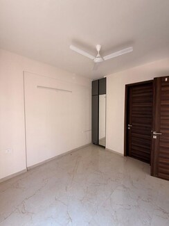 2.5 BHK + Extra Room Builder Floor For Rent in Smart World Gems