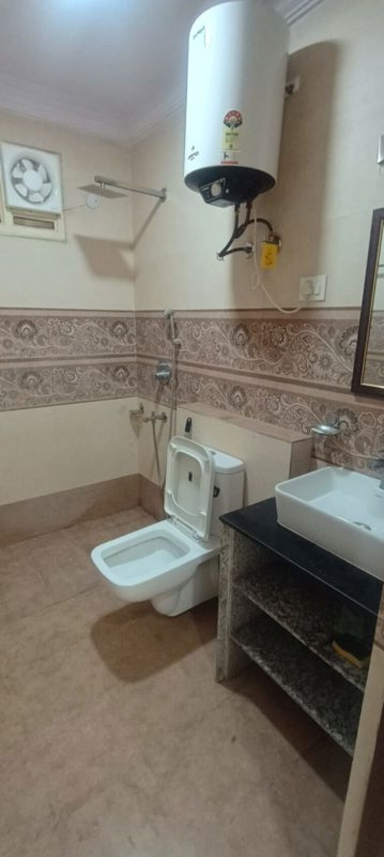 Bathroom, east of kailash 2 Bedroom 1300 Sq.Ft. Builder Floor In East Of Kailash Delhi 10011132