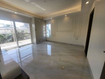 Room in 3 BHK Builder Floor at Sector 57 – for Rent