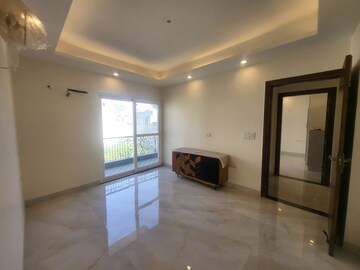 Room in 3 BHK Builder Floor at Sector 57 – for Rent