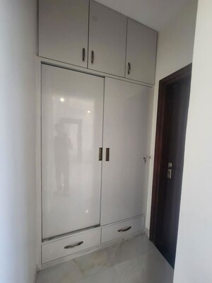 Room in 3 BHK Builder Floor at Sector 57 – for Rent