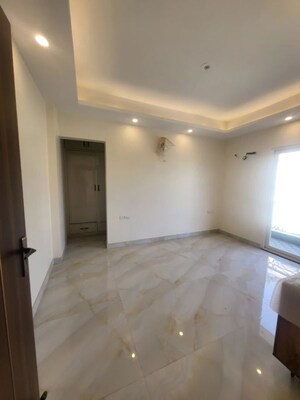 Room in 3 BHK Builder Floor at Sector 57 – for Rent