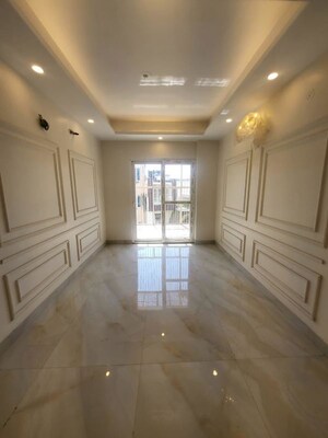 Bedroom in 3 BHK Builder Floor at Sector 57 – for Rent