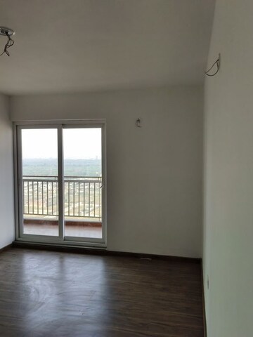 Room in 3 BHK Apartment at Rishita Manhattan, Gomti Nagar – for Sale