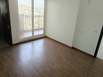 Room in 3 BHK Apartment at Rishita Manhattan, Gomti Nagar – for Sale