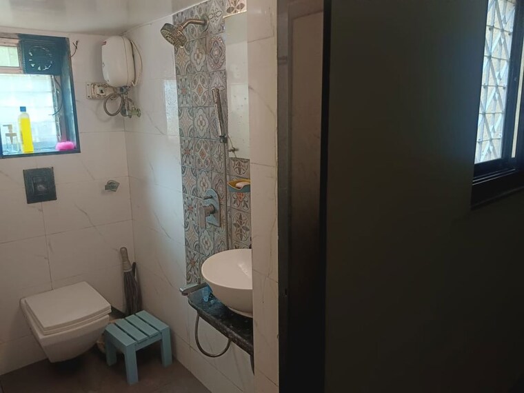 Bathroom, goregaon west 2 Bedroom 550 Sq.Ft. Apartment In Goregaon West Mumbai 10011172