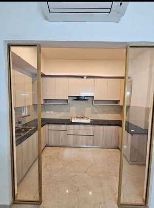 Furnished Amenities in 3 BHK Builder Floor at Smart World Orchard, Sector 61 – for Rent